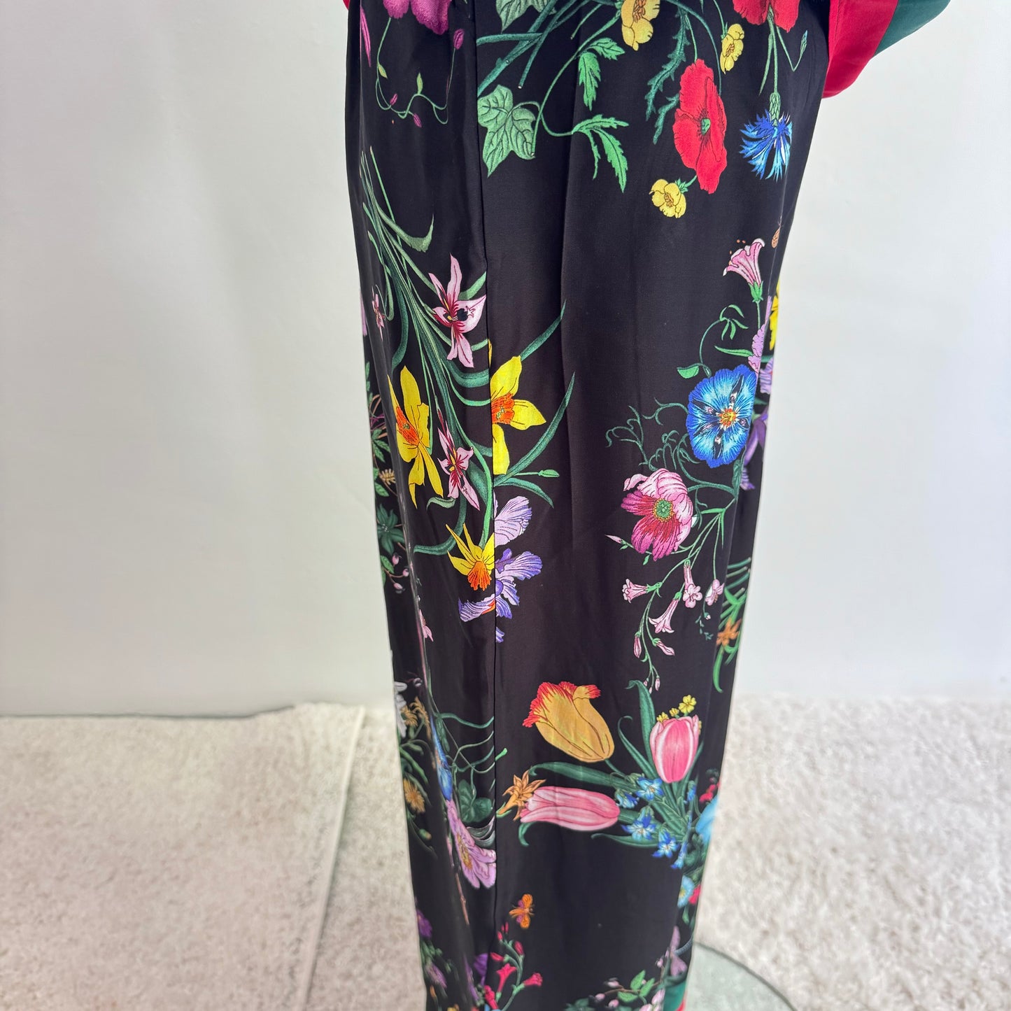 Hose in Schwarz Blumenprint