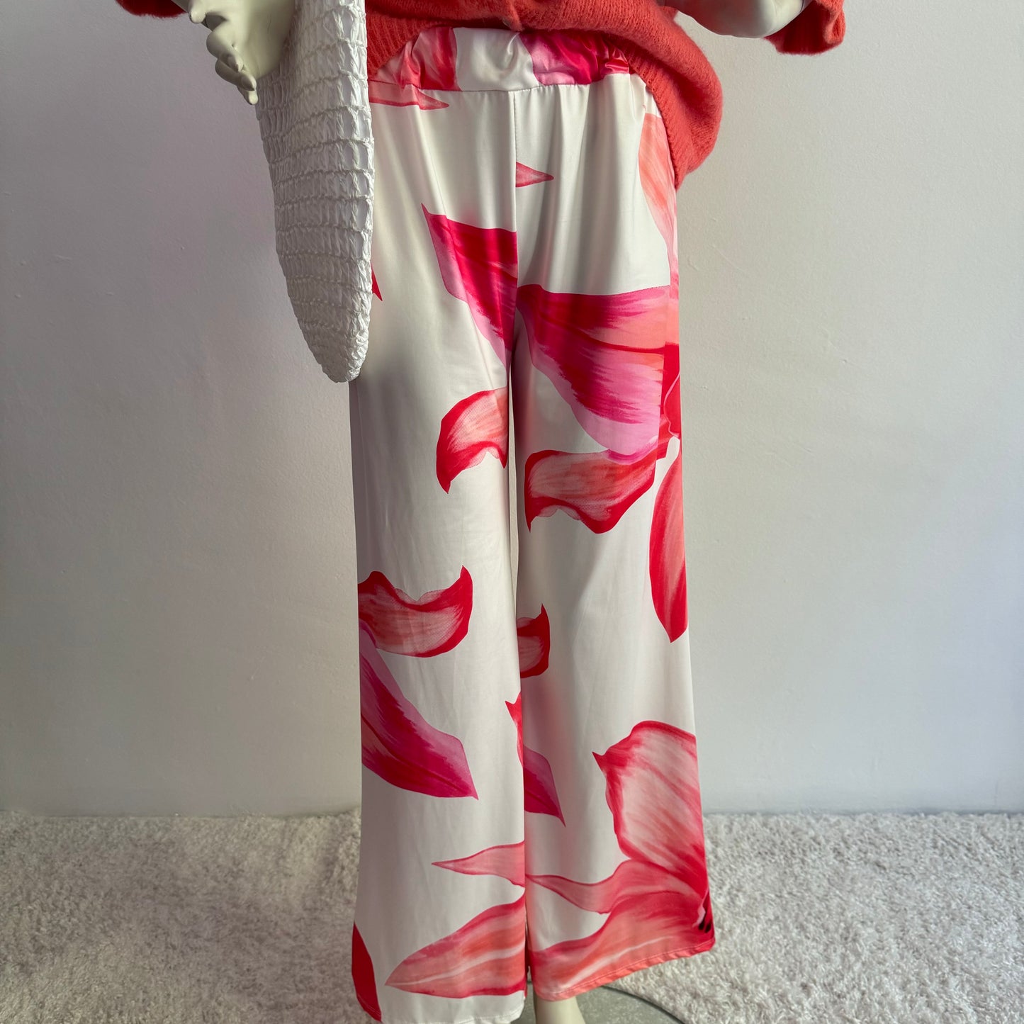 Weite Hose mit floralem Print