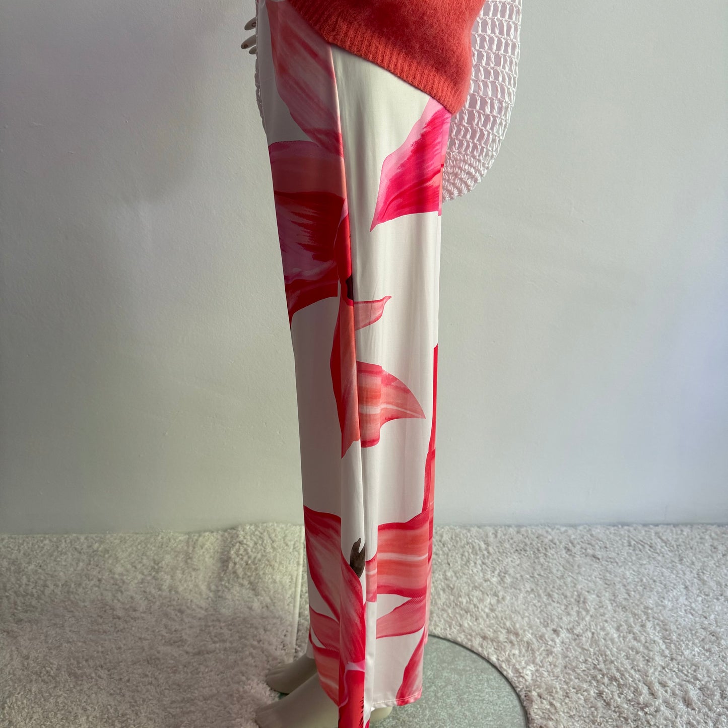 Weite Hose mit floralem Print