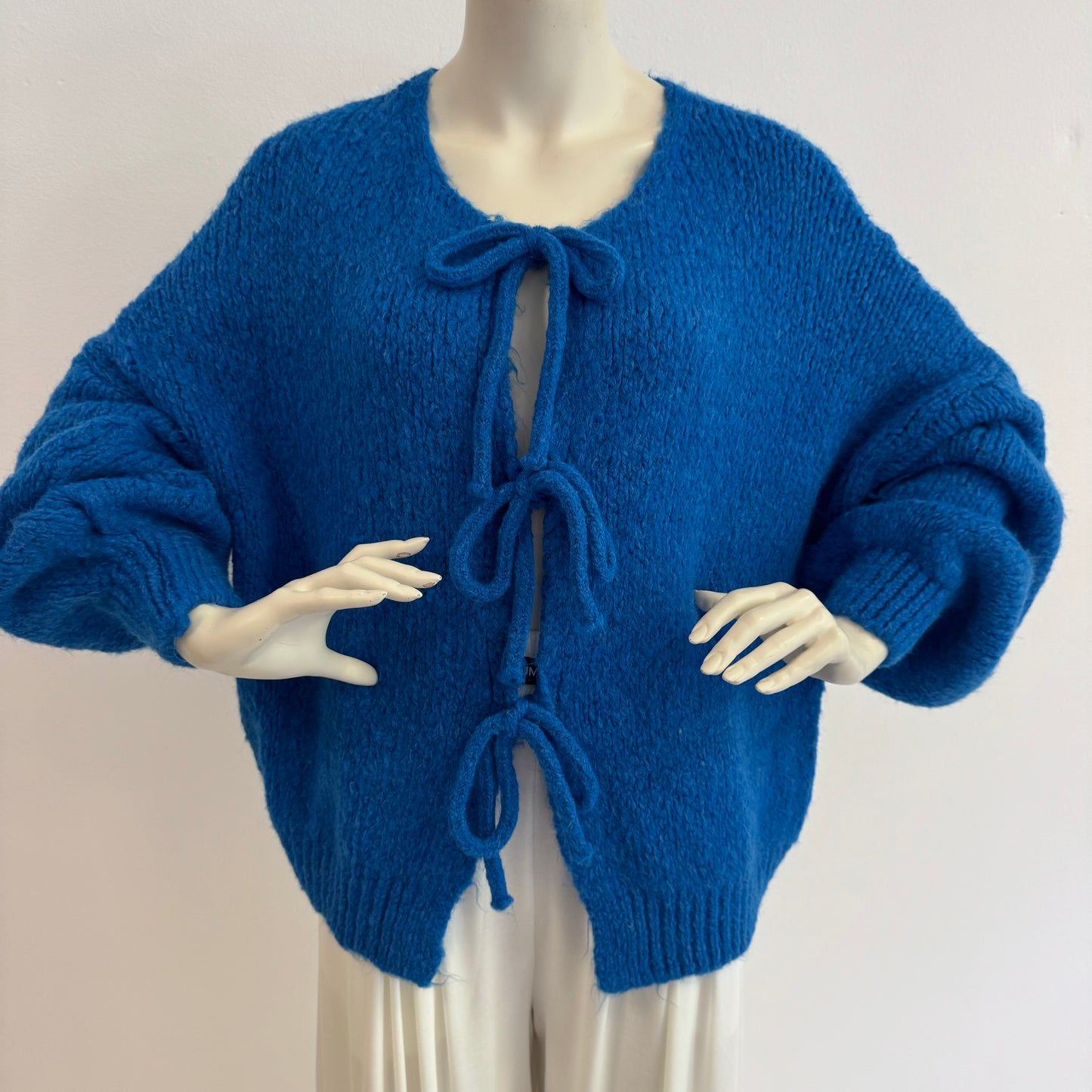 Strickjacke mit Schleifen in 6 Farben