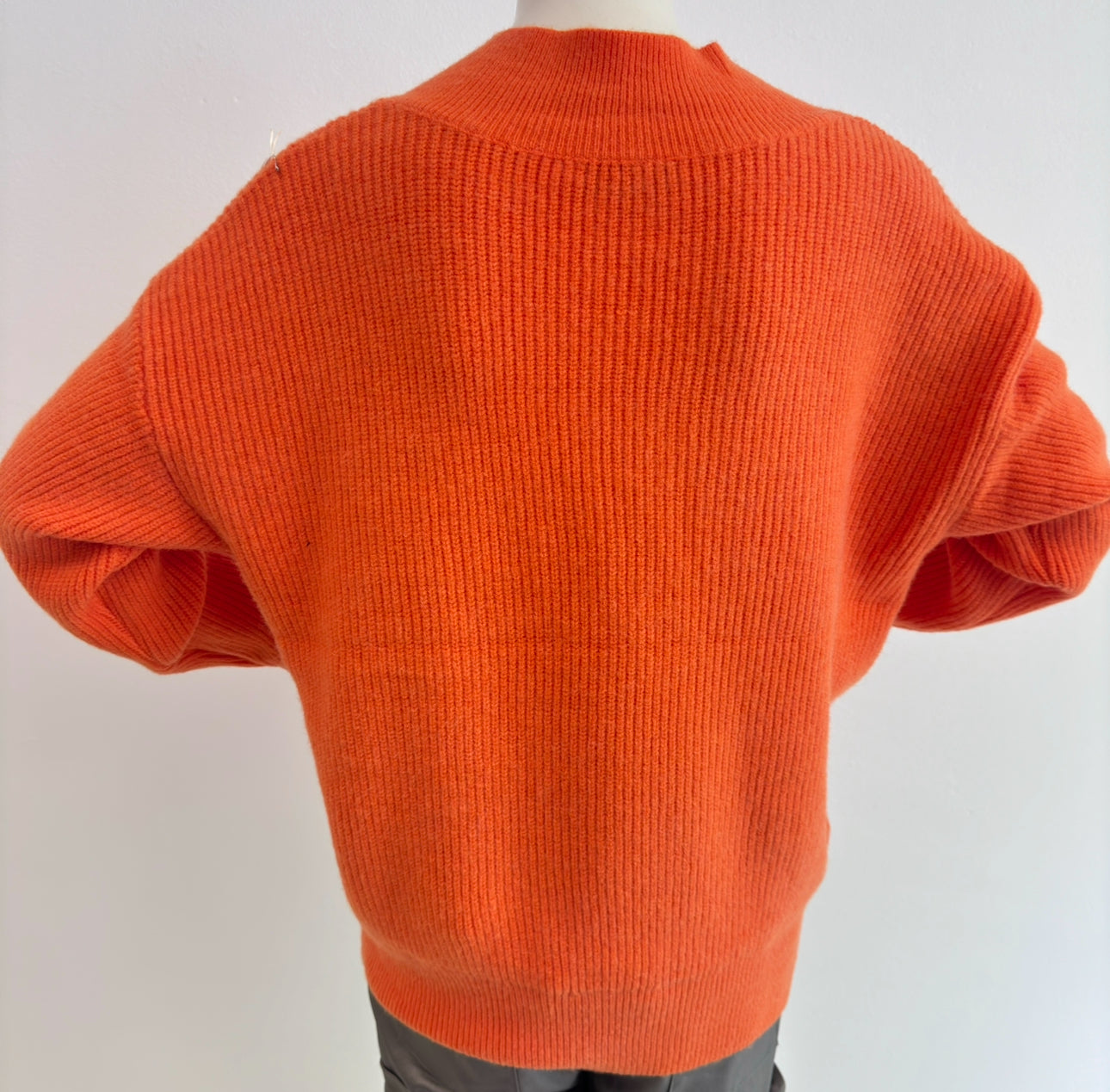 Elegant Knit V-Pullover Orange