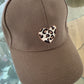 Beige Cap mit Leo-Herz – stylische Damen Basecap mit Klettverschluss | Boutique in Heaven