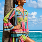 Ibiza Boho Tunika Kleid Damen Multicolor – Midikleid mit Volantärmeln (Gr. 38–42)