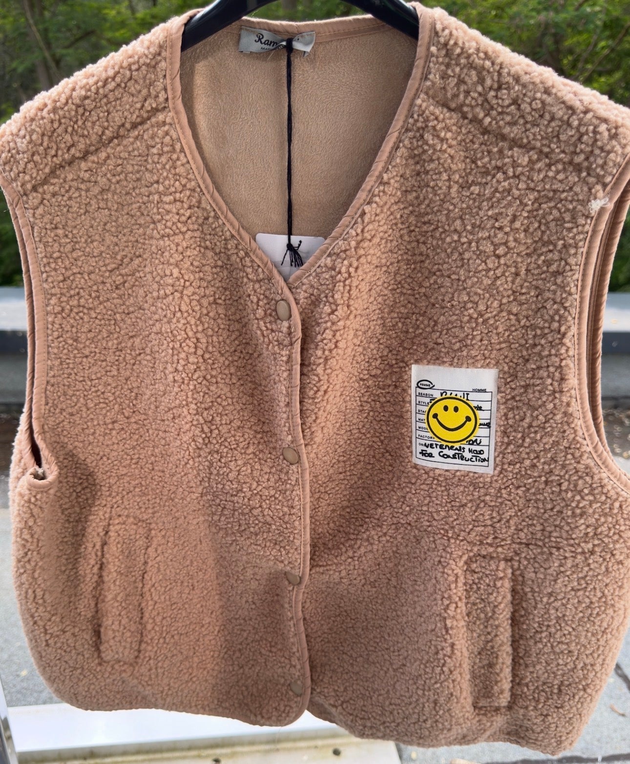 🤎 Damen Teddy Smile Weste – Kuschel-Luxus mit Statement-Patch 38-42+