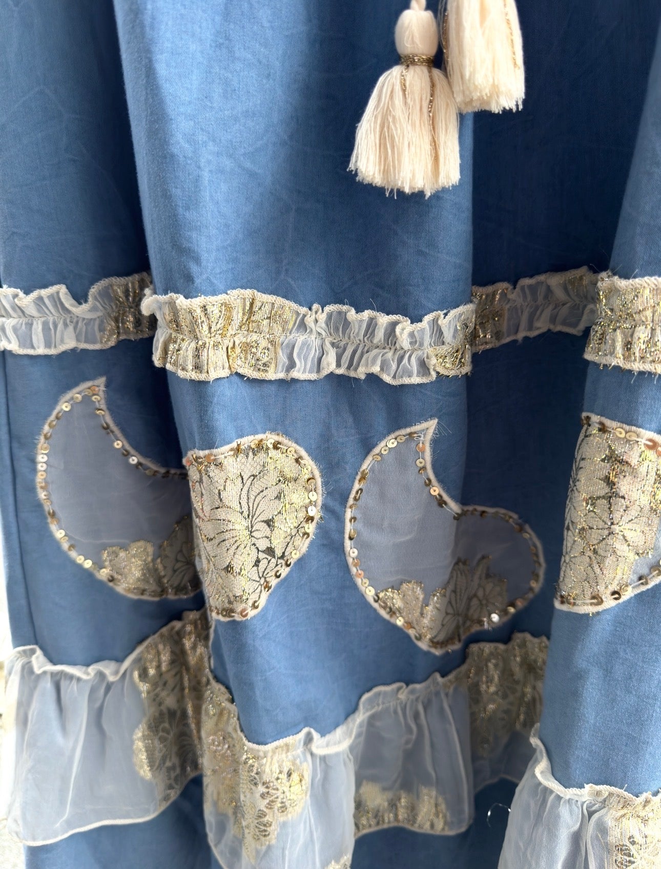 Ibiza Moonlight Maxirock – Baumwolltraum mit Spitze & Gold-Details