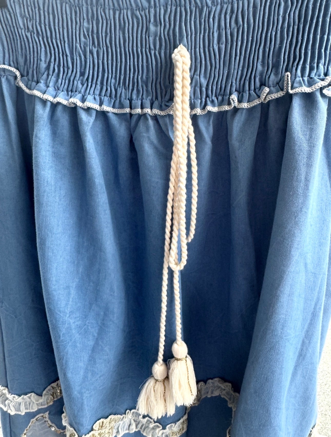 Ibiza Moonlight Maxirock – Baumwolltraum mit Spitze & Gold-Details