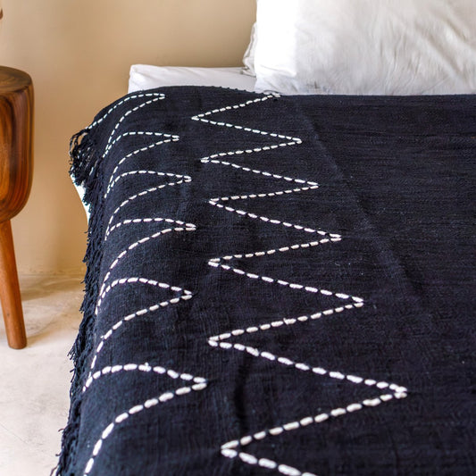 Boho-Decke, schwarz, handgewebte Baumwolldecke, 140 x 200 cm, LINGGAH, handgewebt aus Baumwolle