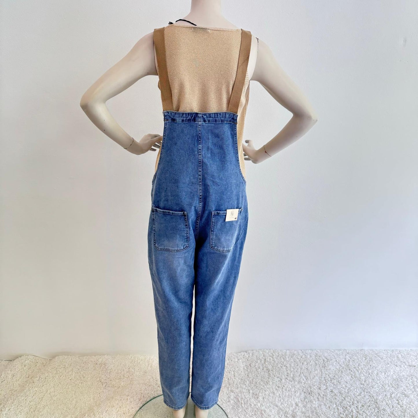 Trendige Latzhose aus Denim