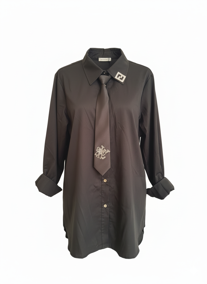 Schwarze Bluse mit Schlips